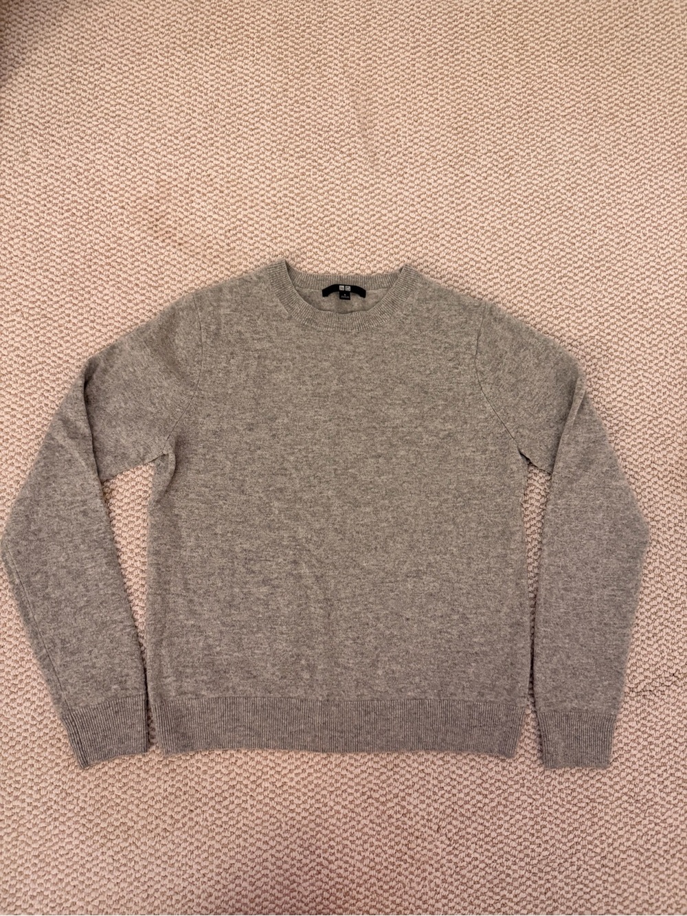 Uniqlo 100% Cashmere Light Grey Crewneck Sweater